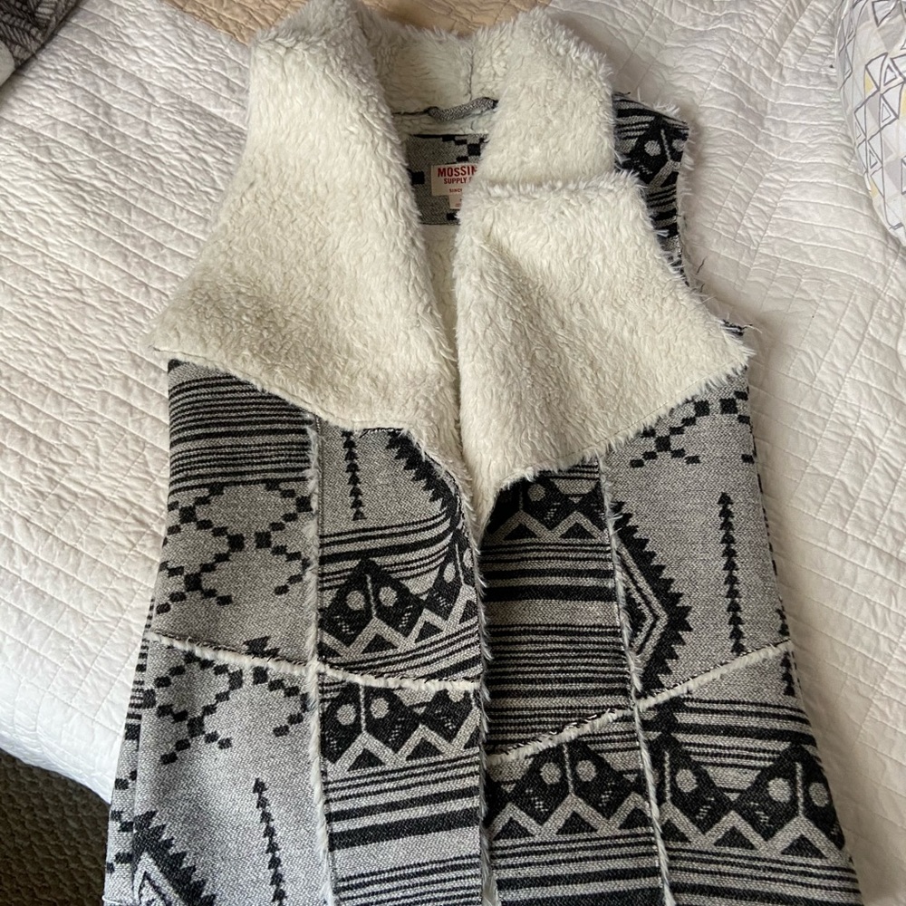 Aztec Style gray & black Vest, size S
